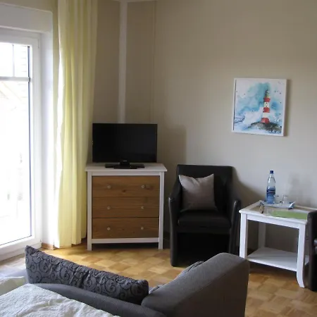 ホテル Strandhotel-najade 2*