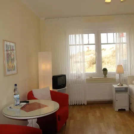 Strandhotel-najade 2*