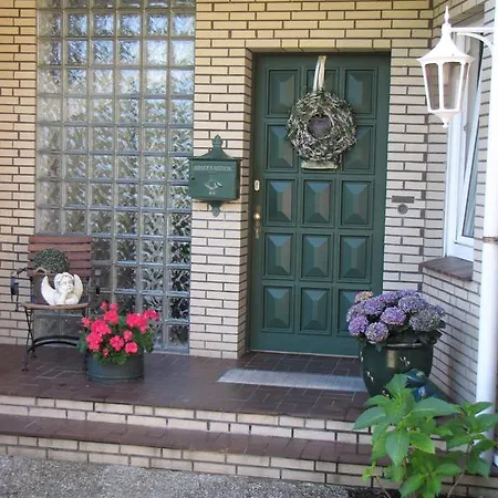 ホテル Strandhotel-najade 2*