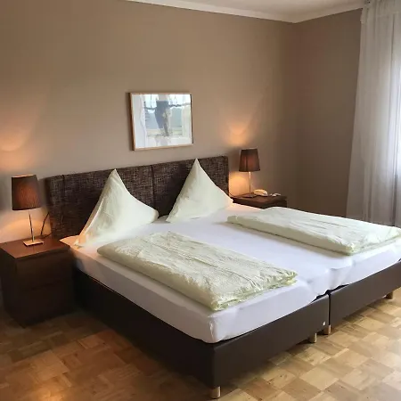 فندق Strandhotel-najade 2*